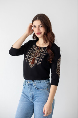 Вишиванка жіноча